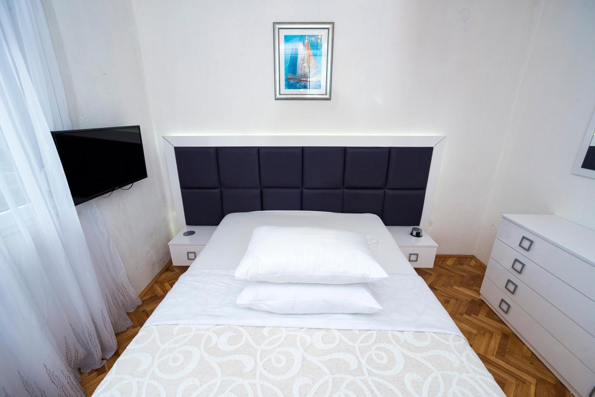 M&m Pelivan Apartment Kastela